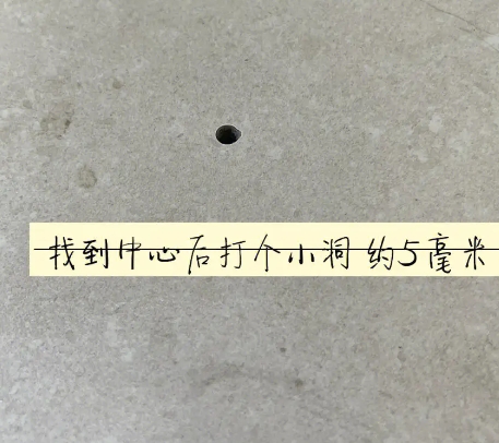 哈尔滨瓷砖空鼓维修公司专业解答在瓷砖铺贴过程中，如果砂料搅拌不均匀，将会带来以下问题